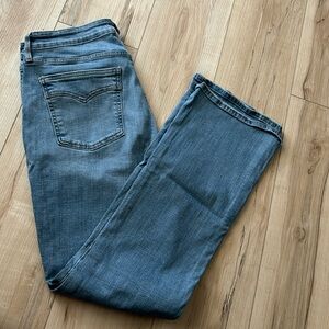 Levis Bootcut Jeans